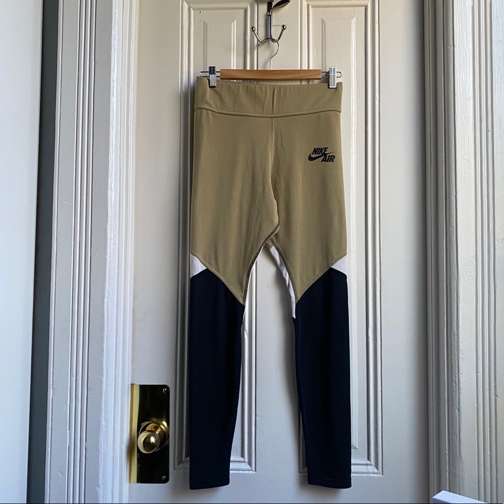 Nike Air Tan & Black Colorblock Leggings